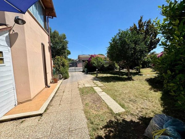 casa indipendente in vendita ad Ardea in zona Nuova California