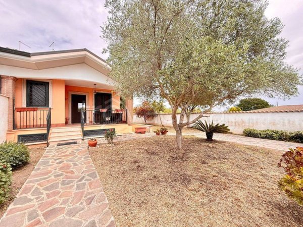 casa indipendente in vendita ad Ardea in zona Nuova Florida