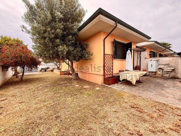 casa indipendente in vendita ad Ardea in zona Nuova Florida