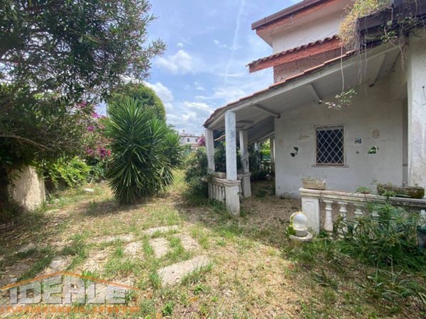 casa indipendente in vendita ad Ardea in zona Nuova California