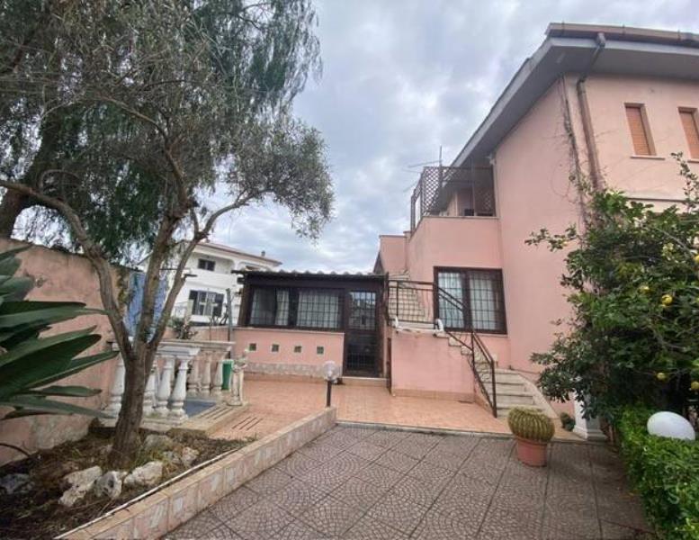 casa indipendente in vendita ad Ardea in zona Nuova California