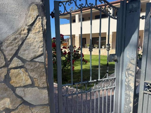 casa indipendente in vendita ad Ardea in zona Nuova California