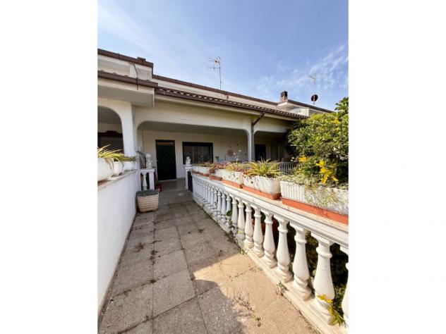 casa indipendente in vendita ad Ardea in zona Nuova Florida