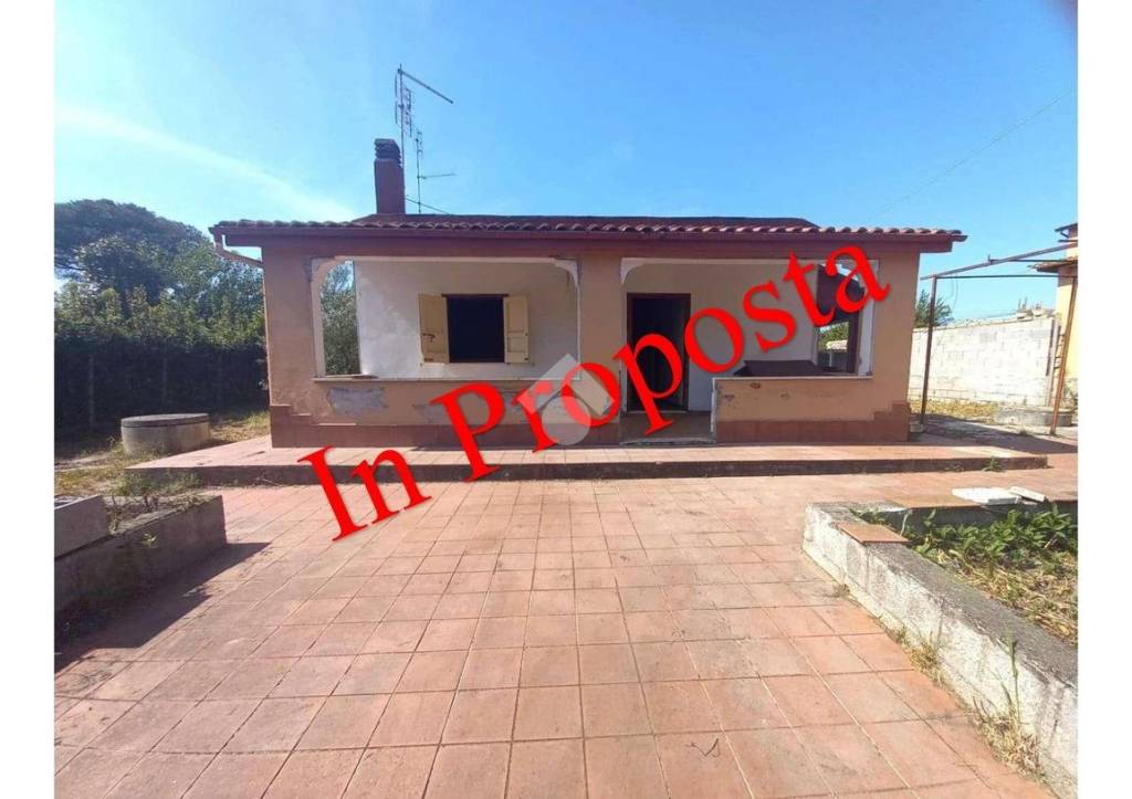 casa indipendente in vendita ad Ardea in zona Banditella