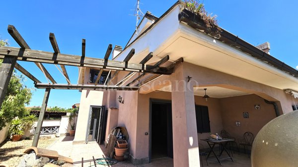 casa indipendente in vendita ad Ardea
