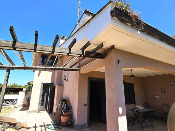casa indipendente in vendita ad Ardea in zona Nuova California