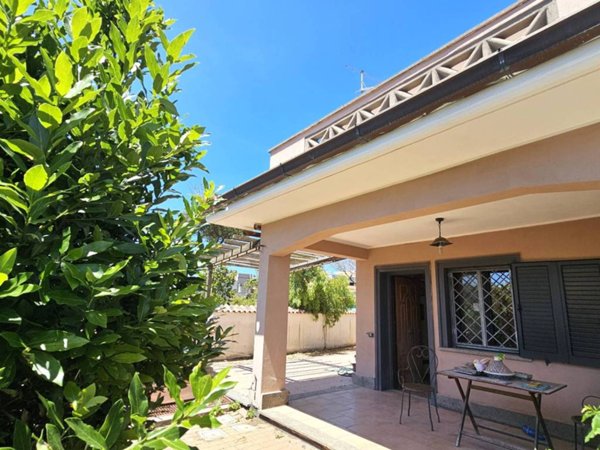 casa indipendente in vendita ad Ardea in zona Nuova California
