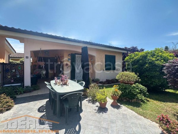 casa indipendente in vendita ad Ardea in zona Lido dei Pini