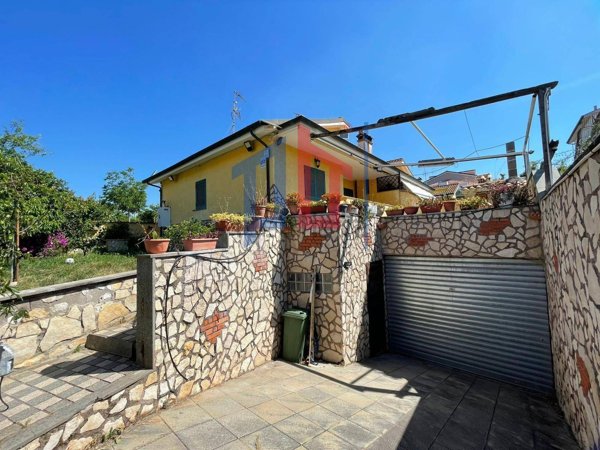 casa indipendente in vendita ad Ardea in zona Nuova Florida