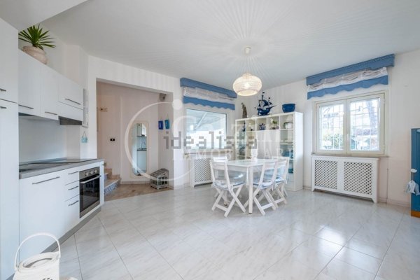 casa indipendente in vendita ad Ardea in zona Marina di Ardea