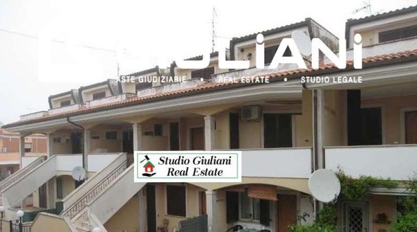 casa indipendente in vendita ad Ardea in zona Marina di Ardea