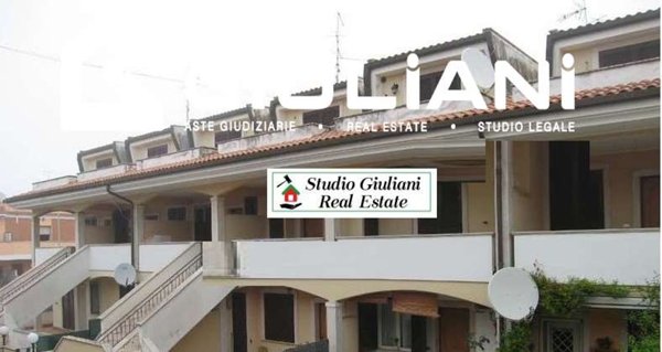casa indipendente in vendita ad Ardea in zona Marina di Ardea