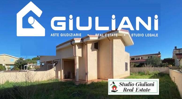 casa indipendente in vendita ad Ardea in zona Lido dei Pini