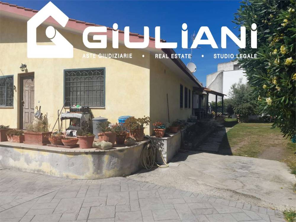 casa indipendente in vendita ad Ardea in zona Marina di Ardea