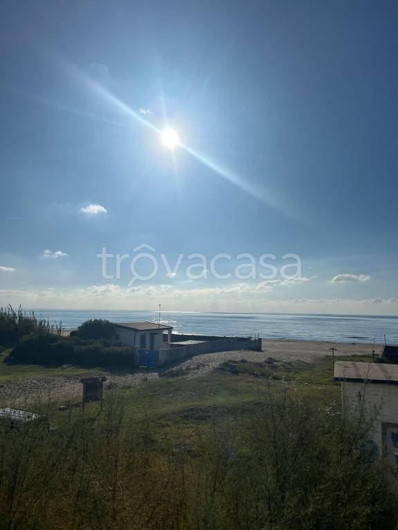 appartamento in vendita ad Ardea in zona Lido dei Pini