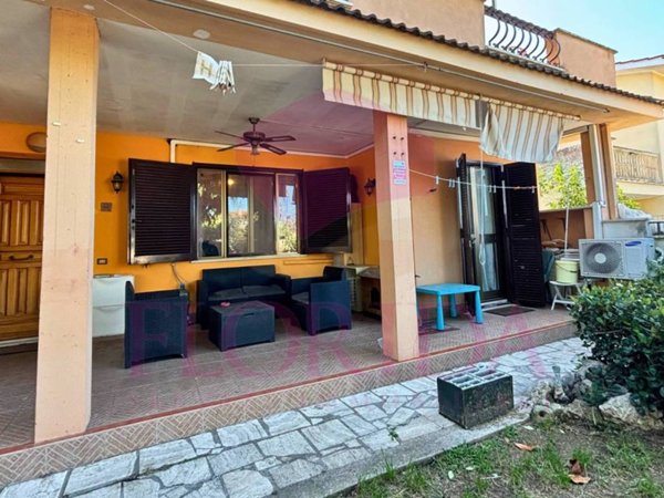 casa indipendente in vendita ad Ardea in zona Nuova Florida
