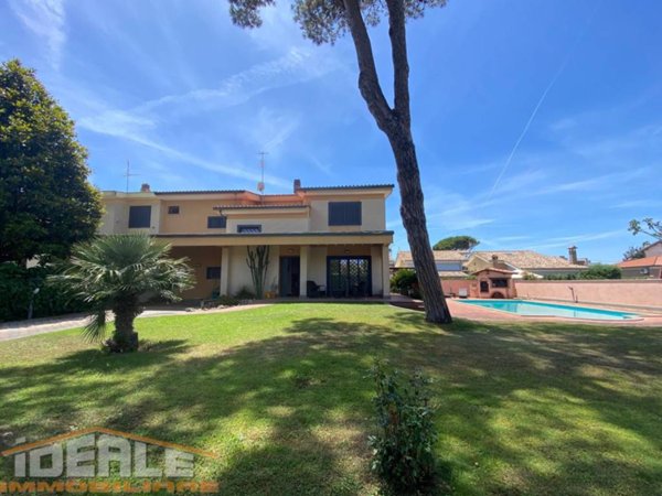 casa indipendente in vendita ad Ardea in zona Colle Romito