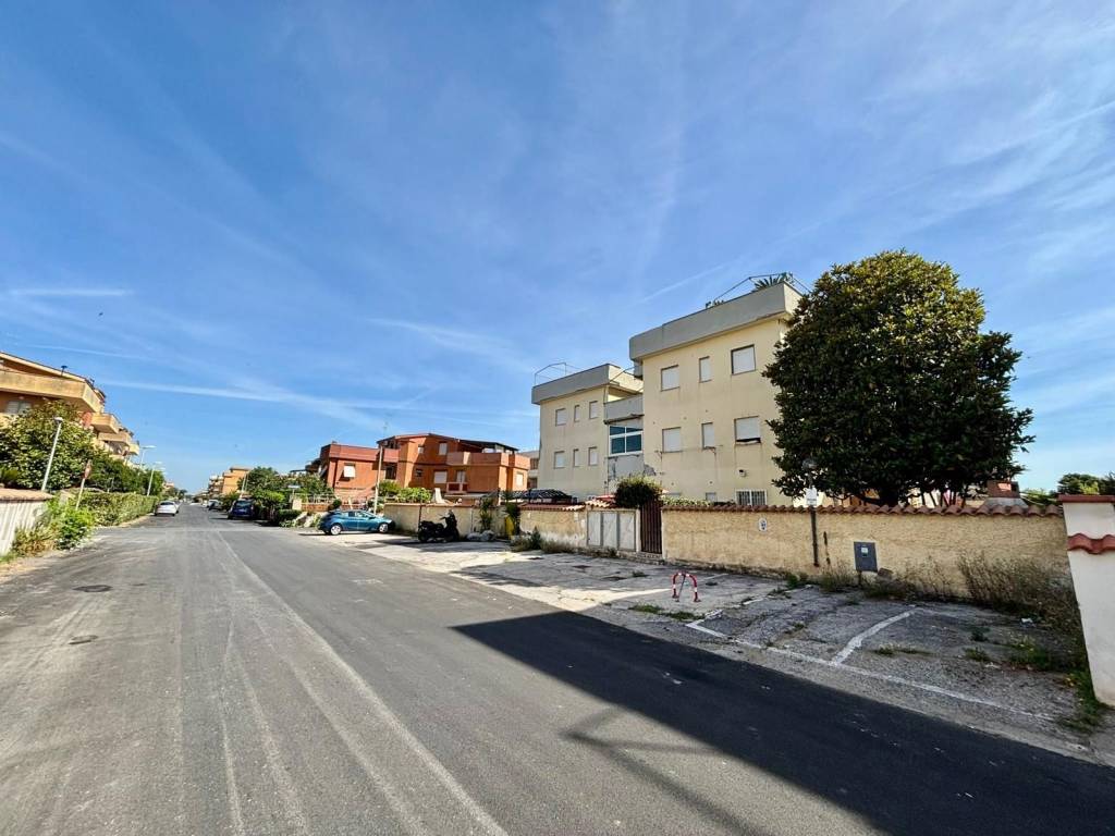 appartamento in vendita ad Ardea in zona Marina di Ardea