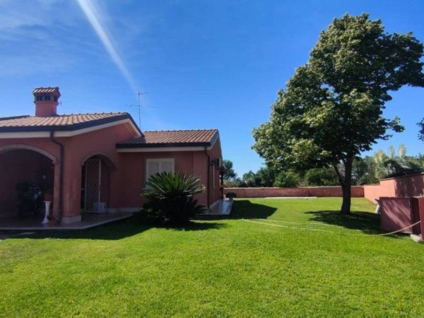 casa indipendente in vendita ad Ardea in zona Nuova California