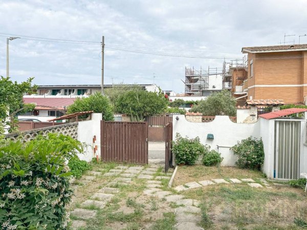 casa indipendente in vendita ad Ardea