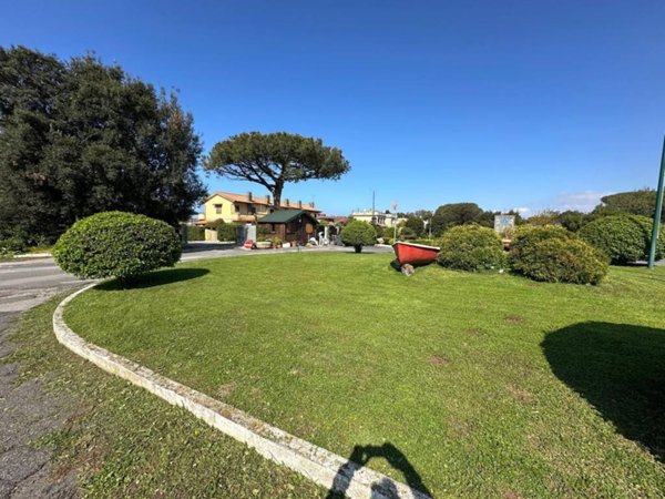 casa indipendente in vendita ad Ardea in zona Colle Romito