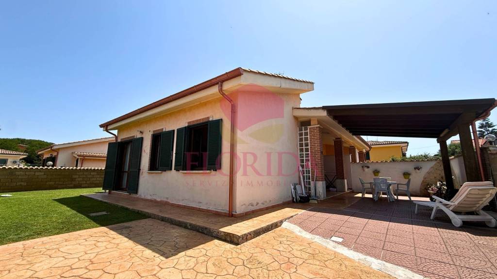casa indipendente in vendita ad Ardea in zona Nuova Florida