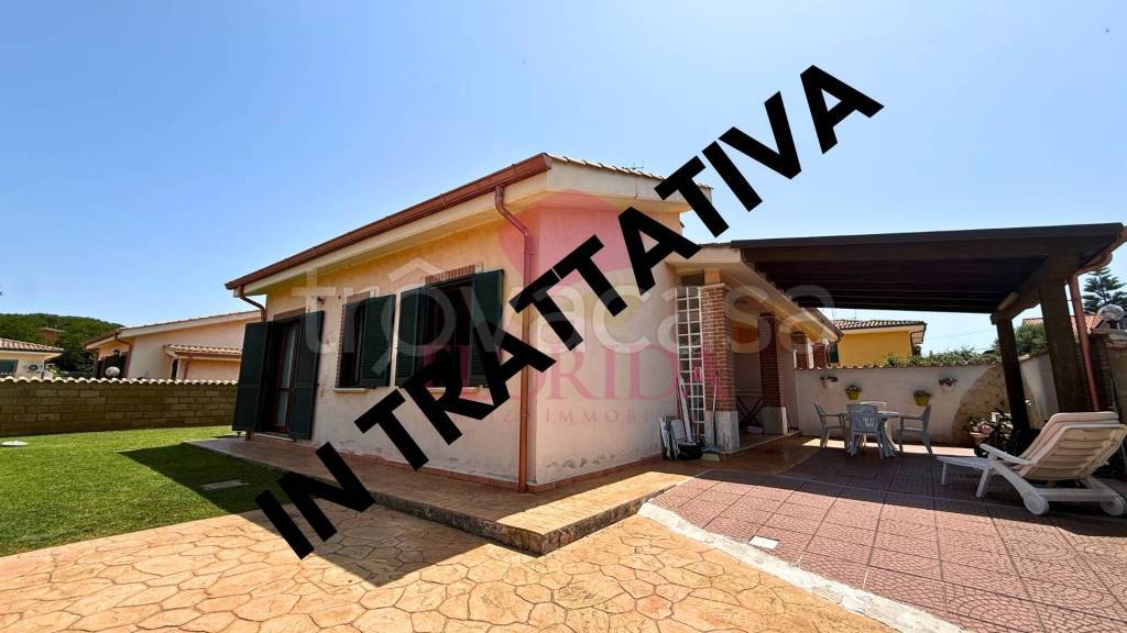 casa indipendente in vendita ad Ardea in zona Nuova Florida