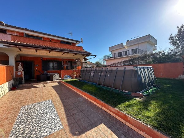 casa indipendente in vendita ad Ardea in zona Marina di Ardea