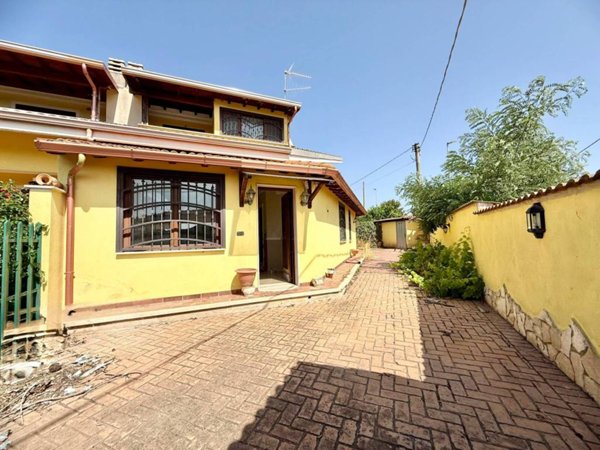 casa indipendente in vendita ad Ardea in zona Nuova California