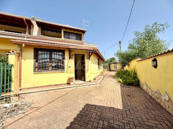 casa indipendente in vendita ad Ardea in zona Nuova California