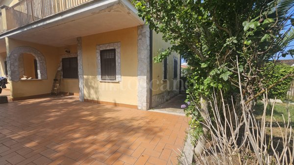 appartamento in vendita ad Ardea in zona Colle Romito
