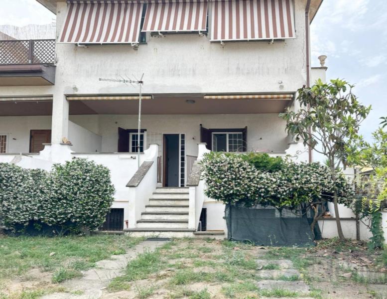 casa indipendente in vendita ad Ardea in zona Marina di Ardea