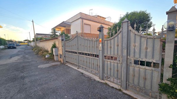 appartamento in vendita ad Ardea in zona Marina di Ardea