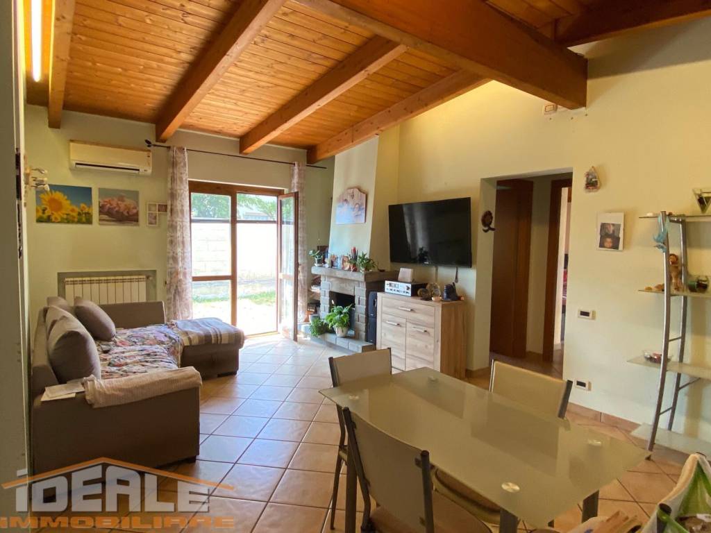 casa indipendente in vendita ad Ardea in zona Nuova California