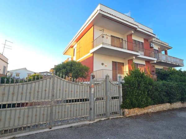 appartamento in vendita ad Ardea in zona Marina di Ardea