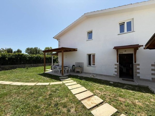 casa indipendente in vendita ad Ardea in zona Nuova California