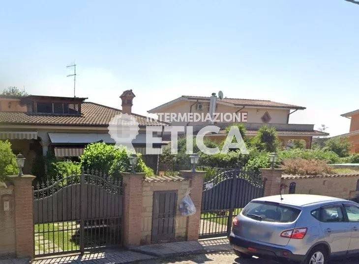 appartamento in vendita ad Ardea in zona Nuova California