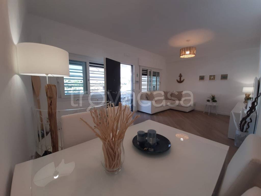 casa indipendente in vendita ad Ardea in zona Marina di Ardea