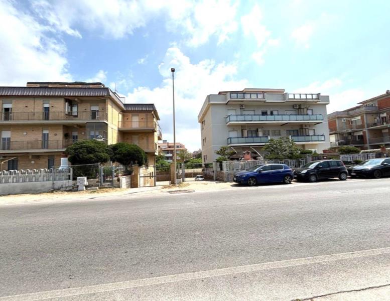 appartamento in vendita ad Ardea in zona Marina di Ardea