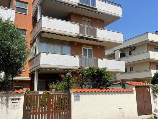 appartamento in vendita ad Ardea in zona Marina di Ardea