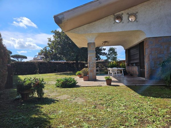 casa indipendente in vendita ad Ardea in zona Nuova California