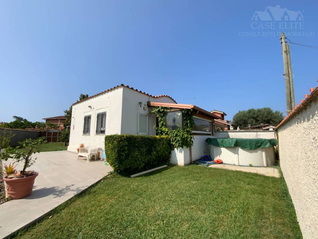 casa indipendente in vendita ad Ardea in zona Nuova Florida