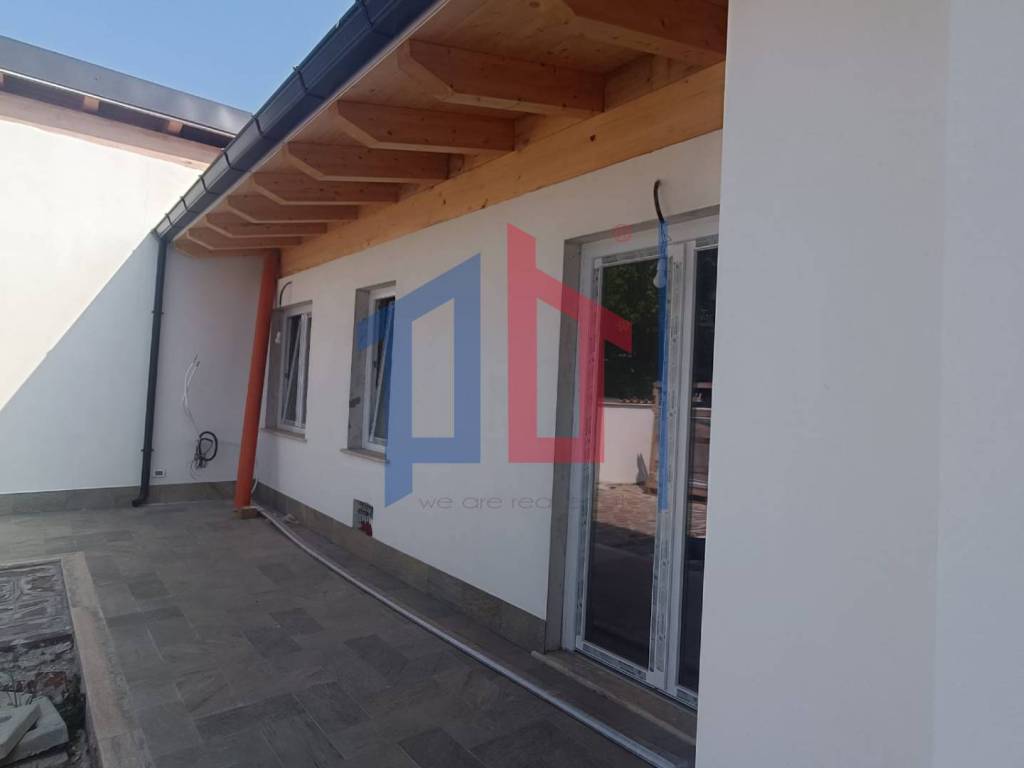 casa indipendente in vendita ad Ardea in zona Nuova Florida