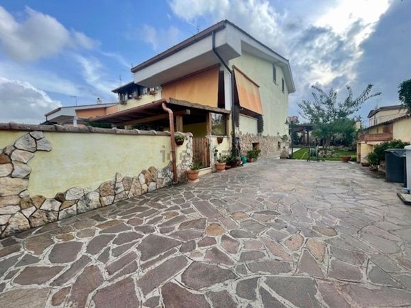 casa indipendente in vendita ad Ardea