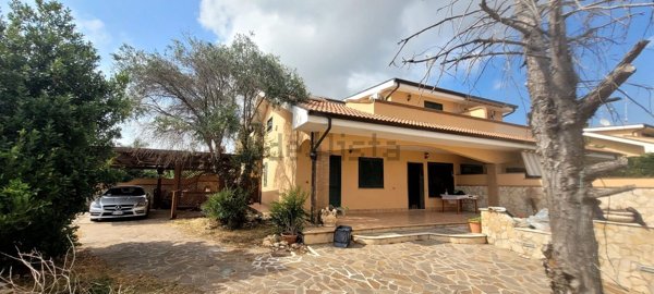 casa indipendente in vendita ad Ardea