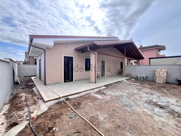 casa indipendente in vendita ad Ardea in zona Nuova Florida