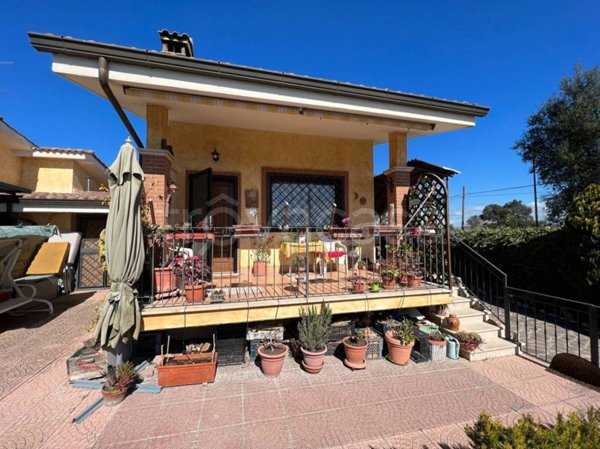 casa indipendente in vendita ad Ardea in zona Nuova Florida