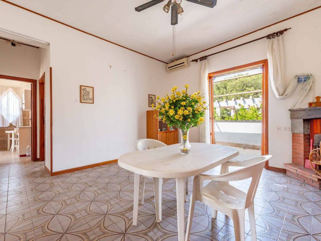 appartamento in vendita ad Ardea in zona Colle Romito