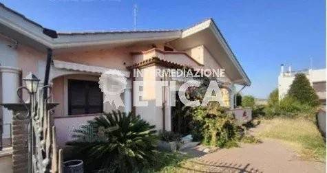 appartamento in vendita ad Ardea in zona Nuova California