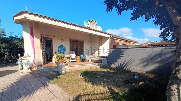 appartamento in vendita ad Ardea in zona Colle Romito